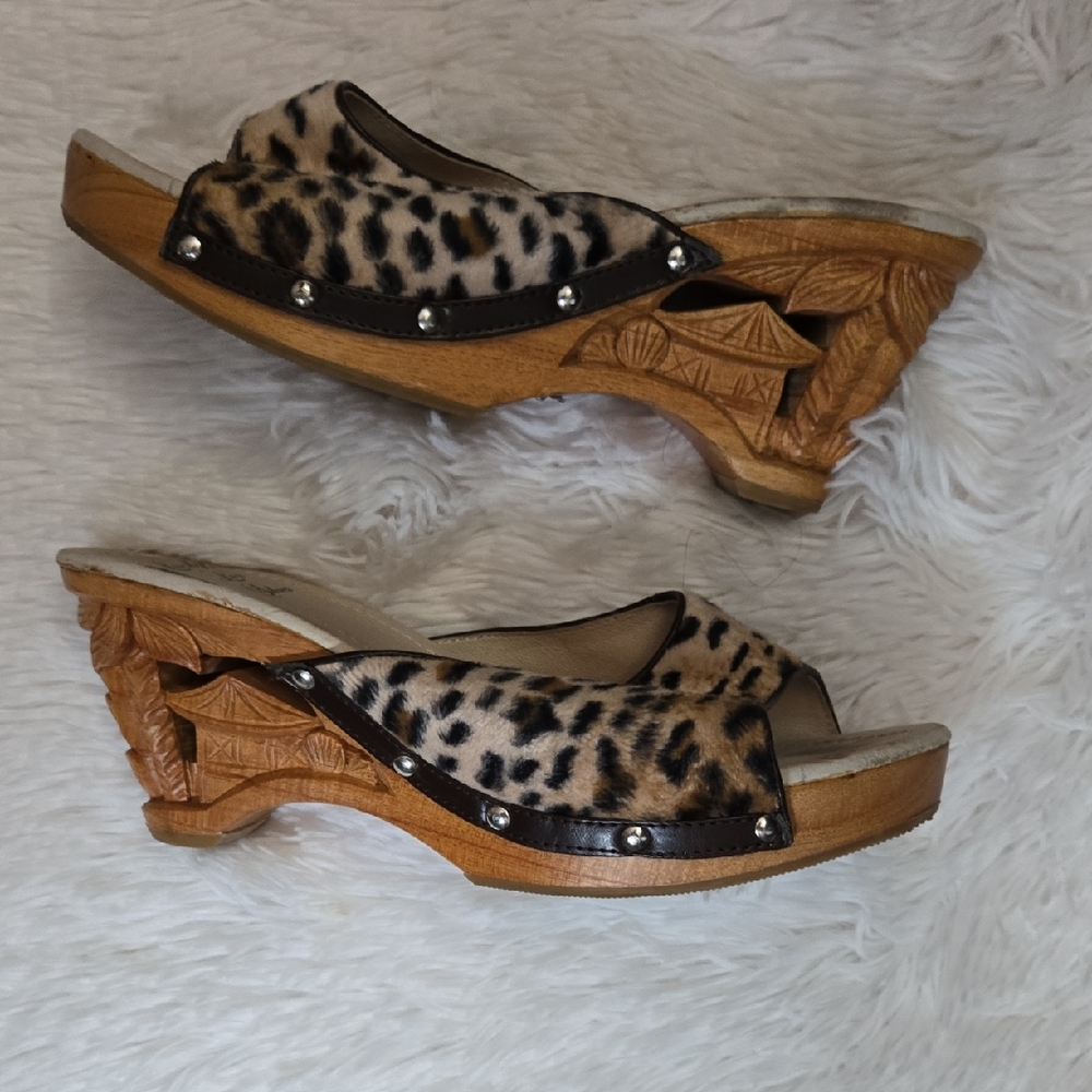 Lucky Lou Souvenir Leopard Print and Wooden Sole Mules